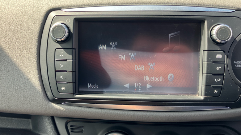 Toyota Yaris 1.33 VVT-i Icon 5dr Petrol Hatchback